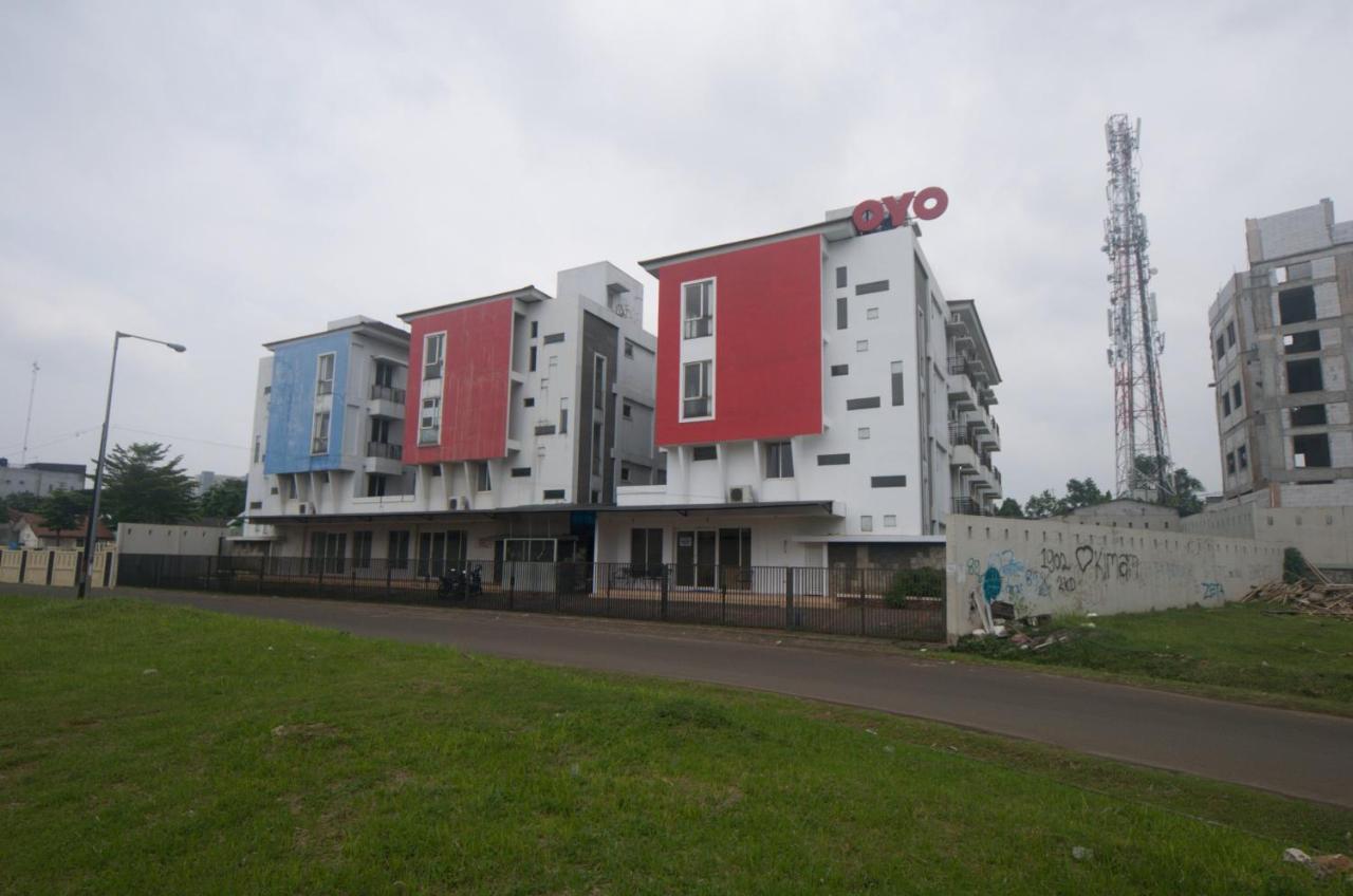 טנגרנג Oyo 3049 Scientia Dormitory Syariah מראה חיצוני תמונה